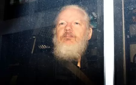 Julian Assange qued en libertad tras doce aos.