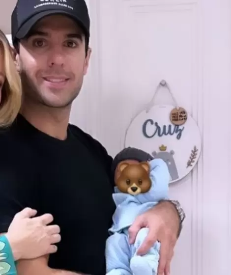 Nicole Neumann, Manu Urcera y su beb� Cruz reci�n nacido.