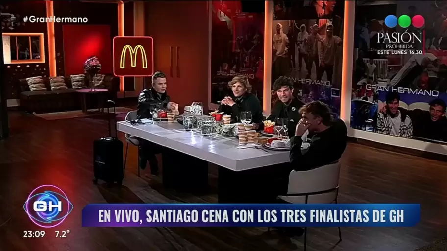 Cena de Santiago Del Moro con los finalistas