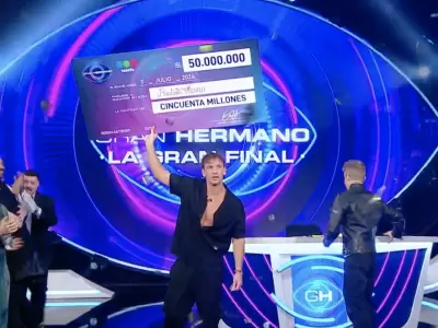 Bautista Mascia alza su cheque tras ganar Gran Hermano.