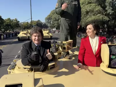 Javier Milei y Victoria Villarruel en el tanque TAM2C