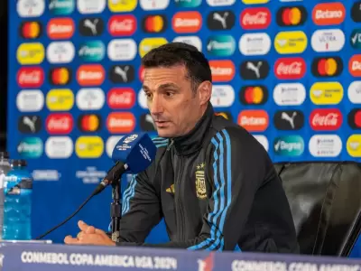 Lionel Scaloni ya piensa en el equipo para la final del domingo