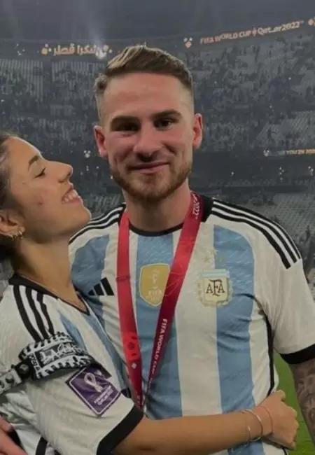 Cami Mayan demanda a Alexis Mc Allister