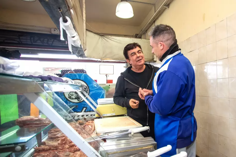 Fernando Espinoza recorri los comercios de La Matanza