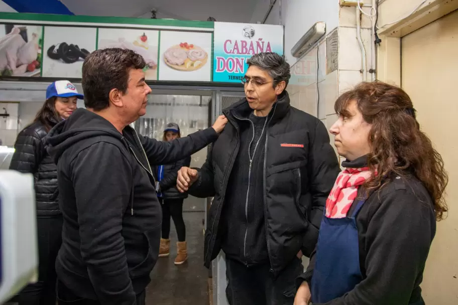 Fernando Espinoza recorri los comercios de La Matanza