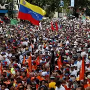 Venezuela: dos muertos en las manifestaciones opositoras mientras crece el repudio internacional