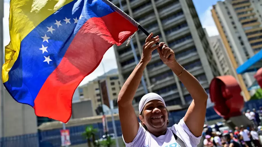 Manifestantes antichavistas inundaron las calles de Venezuela