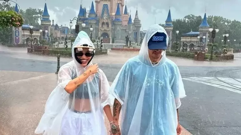 Emilia Mernes disfrut de su viaje a Disney con su novio