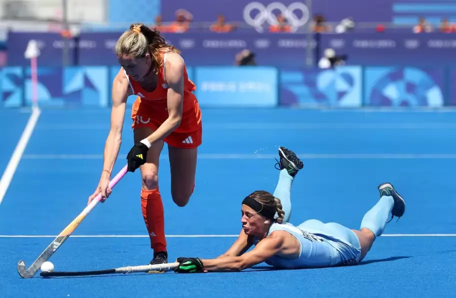 Felice Albers de Holanda contra Julieta Jankunas de Las Leonas