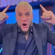 Alex Caniggia atac de la peor manera a Lali Espsito y le lami las botas a Javier Milei