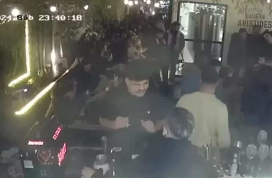 Imgenes en el bar de uno de los rugbiers imputados por abuso sexual