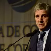 Luis Caputo jur y perjur que el cepo se levantar y que la deuda se pagar: pidi ayuda de rodillas