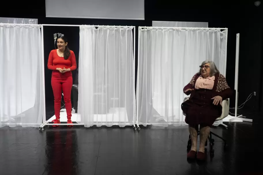 Mariela Asensio y Cristina Maresca en El Cuerpo Anmico.