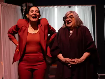 Mariela Asensio y Cristina Maresca en "El Cuerpo Anmico"