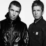 "Las pistolas se han silenciado": Noel y Liam Gallagher se reconciliaron y anunciaron el regreso de Oasis