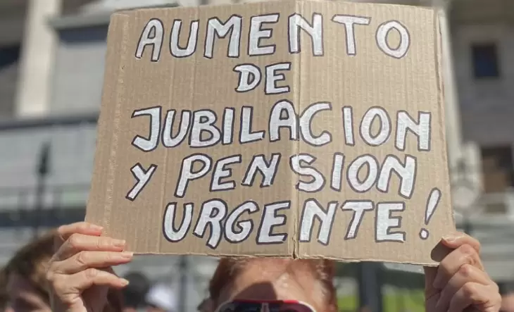 Cientos de jubilados reclamaron para mejorar sus ingresos