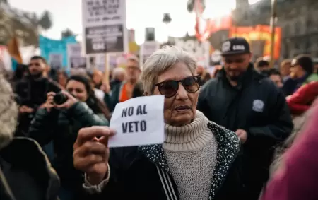 "No al veto"