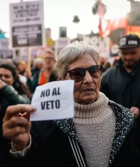 "No al veto"