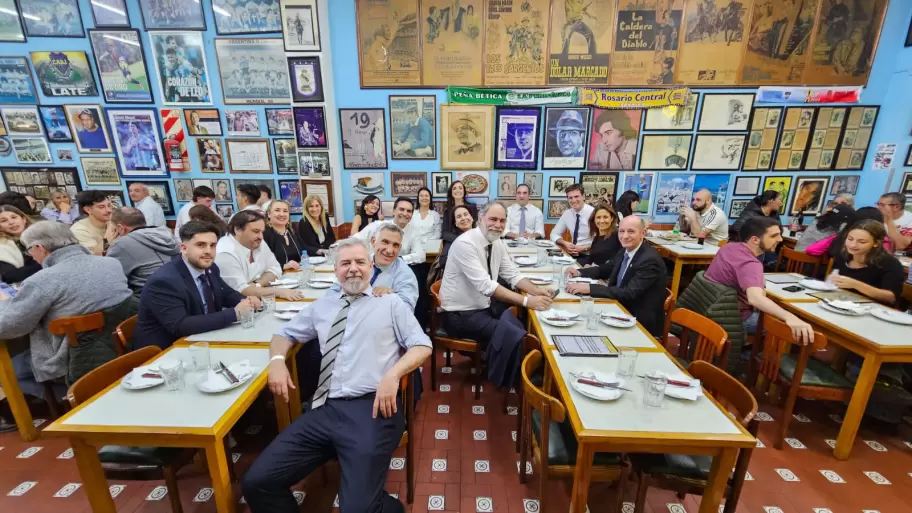 La foto de la comitiva libertaria en El Cuartito