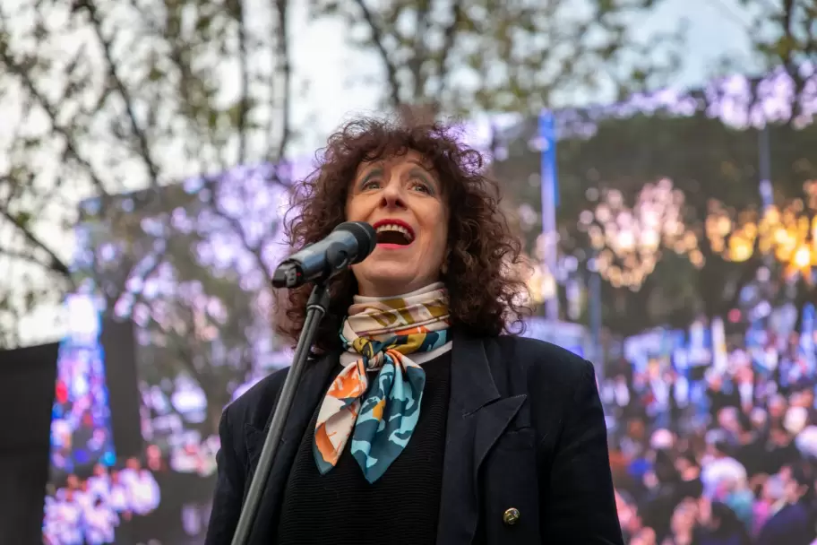 Julia Zenko en la Feria del Libro de La Matanza