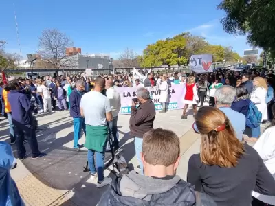 Decenas de trabajadores se sumaron a la medida de fuerza