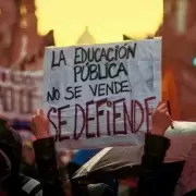 Maestros y profesores en la era Milei: "El recorte a la educacin pblica es un boleto a la degradacin del pueblo"