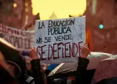 La educaci�n no se vende, se defiende