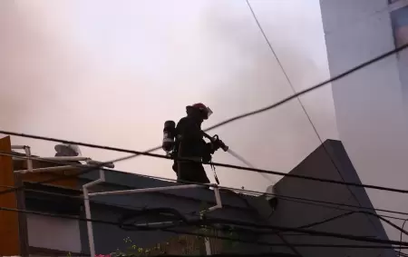 Incendio de cuatro locales en Once