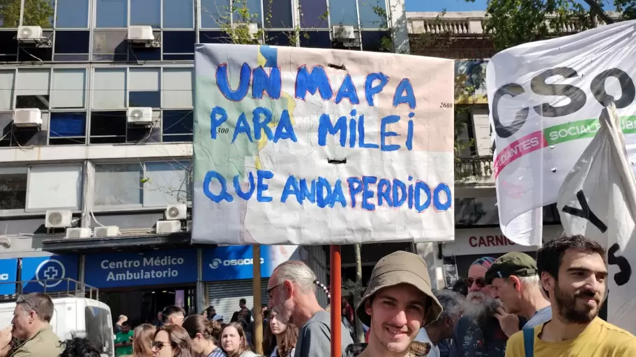 La creatividad al palo en la marcha por la universidad pblica