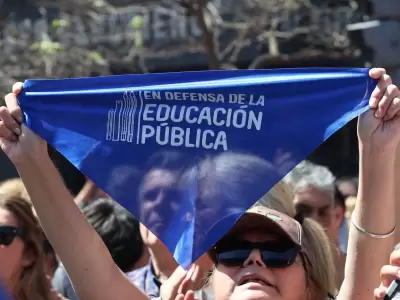 Masiva marcha en contra del veto de Milei