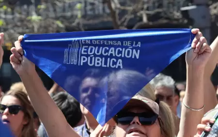 Masiva marcha en contra del veto de Milei