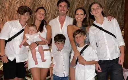 Carolina "Pampita" Ardohain, Roberto Garca Moritn y sus hijos