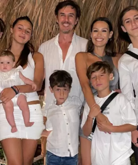 Carolina "Pampita" Ardohain, Roberto Garca Moritn y sus hijos