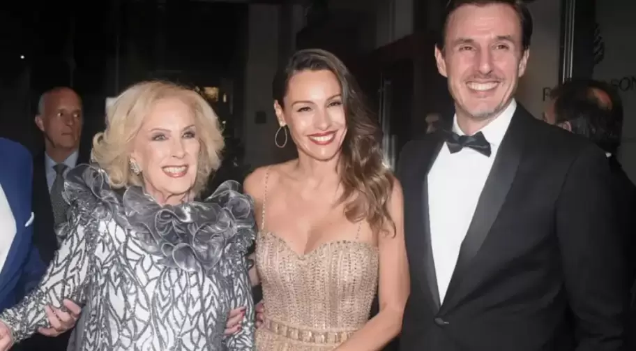 Mirtha Legrand, Carolina "Pampita" Ardohain y Roberto Garca Moritn