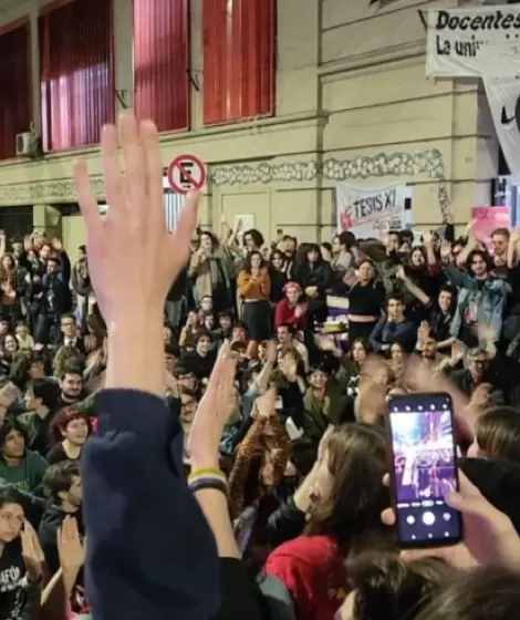 La Facultad de Filosof�a y Letras de la UBA durante una jornada de lucha tras el veto a la Ley de Financiamiento Universitario.