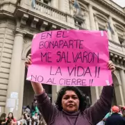 Hospital Bonaparte en "estado de alerta": la realidad de sus trabajadoras ante la motosierra de Javier Milei