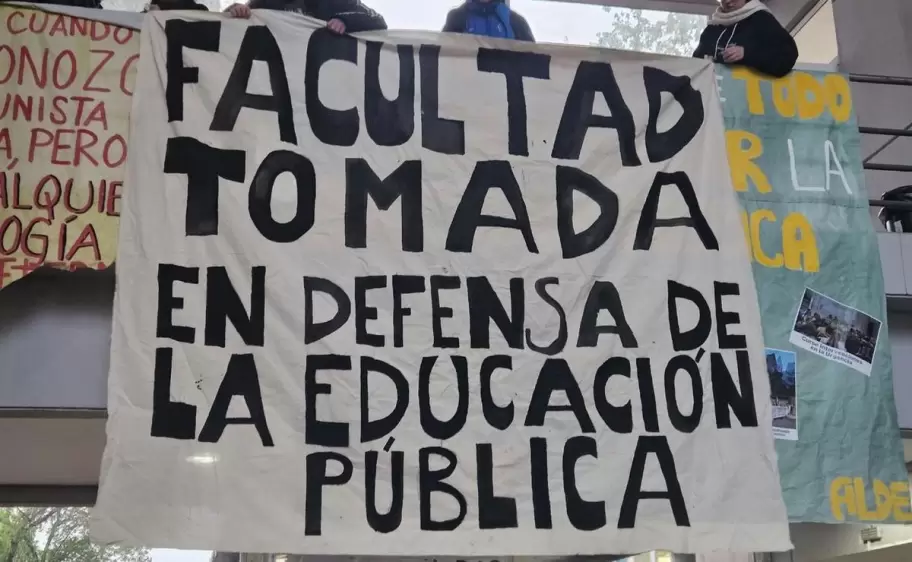 Distintas universidades, a lo largo del pas, se encuentran tomadas en protesta al veto presidencial