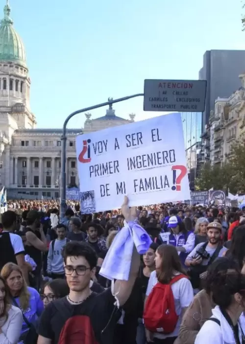 Nueva marcha universitaria