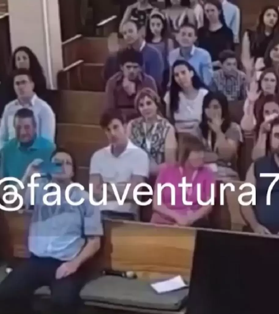 Filtran imagen de Roberto Garca Moritn arropado en una Iglesia