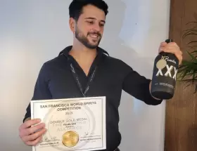 Salvador Barragan, el joven argentino que gan doble oro y oro en dos competencias mundiales de bebidas