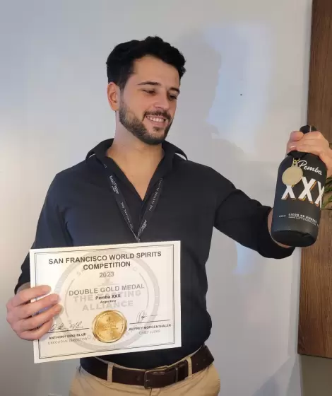 Salvador Barragan, el joven argentino que gan doble oro y oro en dos competencias mundiales de bebidas