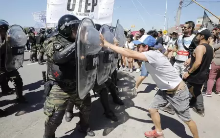 Tensin en La Matanza: Gendarmera reprime a manifestantes contra Mercado Libre