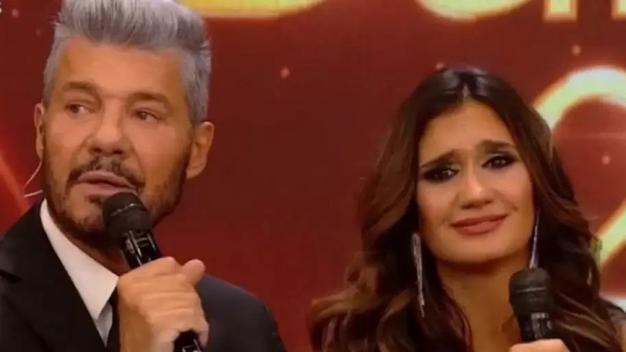 Tinelli no quiso blanquear su relacin y encontr alguien que le pida casamiento ante un teatro lleno