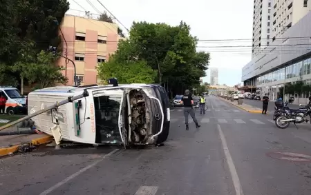 La ambulancia que la trasladaba volc