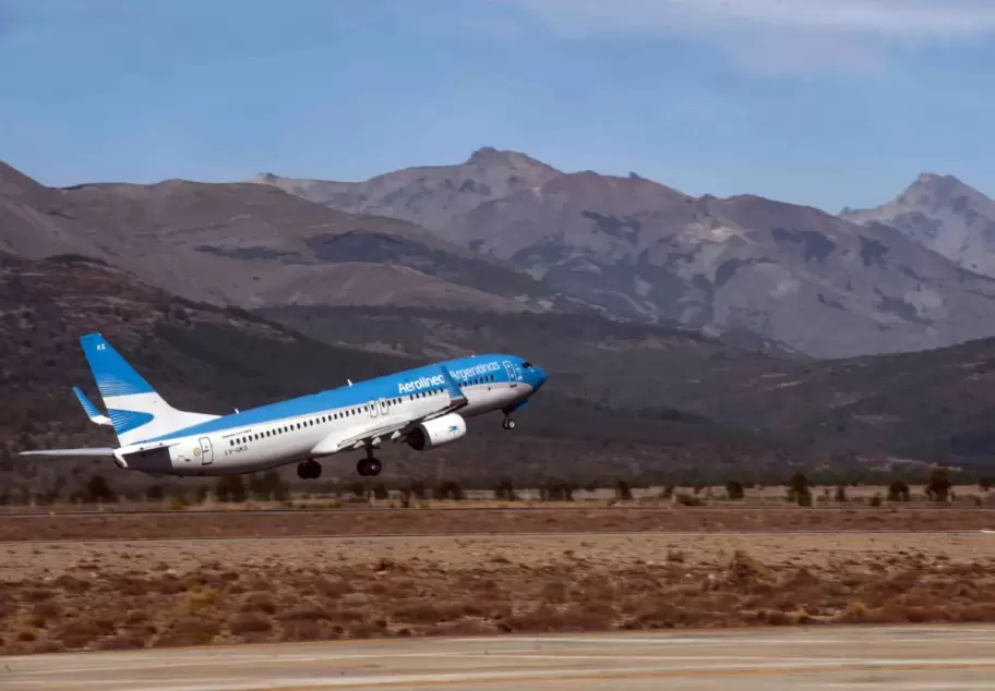 Milei jur que privatizar Aerolneas Argentinas