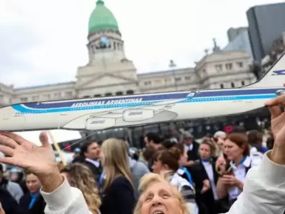 Movilizacin en las afueras del Congreso para proteger Aerolneas Argentinas