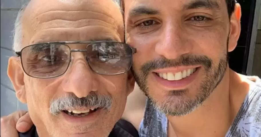 Ronen Suarc junto a su fallecido padre.