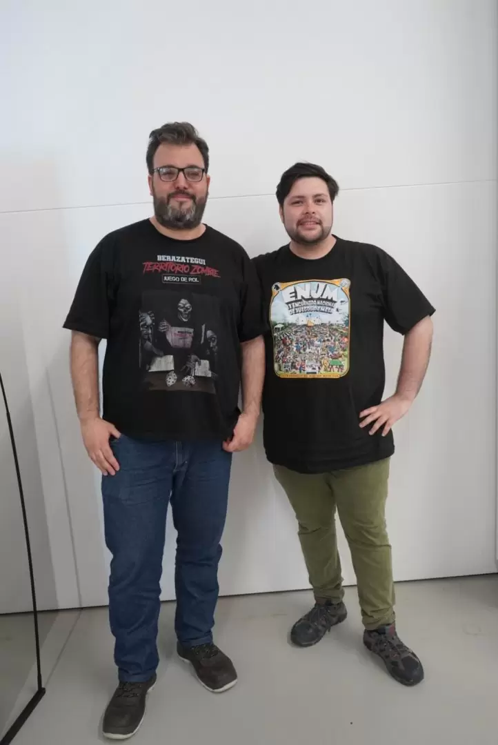 Juan "Elvis" Pereyra y Christian "Fish" Bernhardt, creadores del juego de rol Berazategui Territorio Zombie,