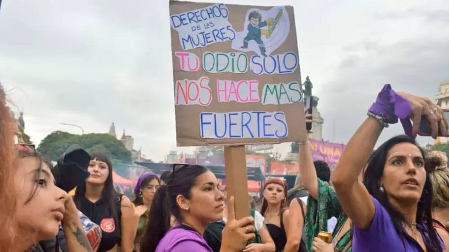 "Tu odio solo nos hace ms fuertes"