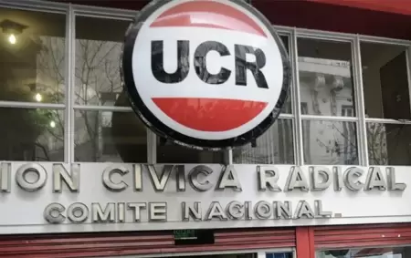 La fachada del local central de la Unin Cvica Radical (UCR).